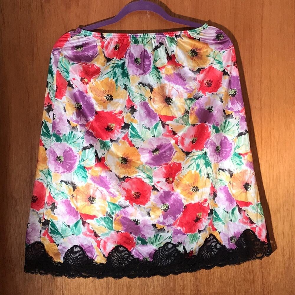 Body Lites Floral Half Slip. L - Picture 3 of 4